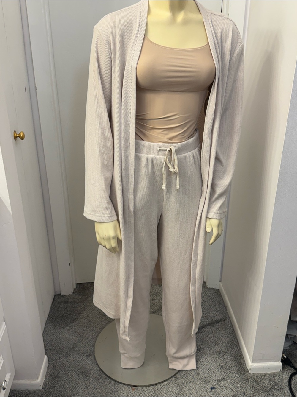 2 Pieces. Daydream by Berkshire Home. Cozy home wear. Size small.